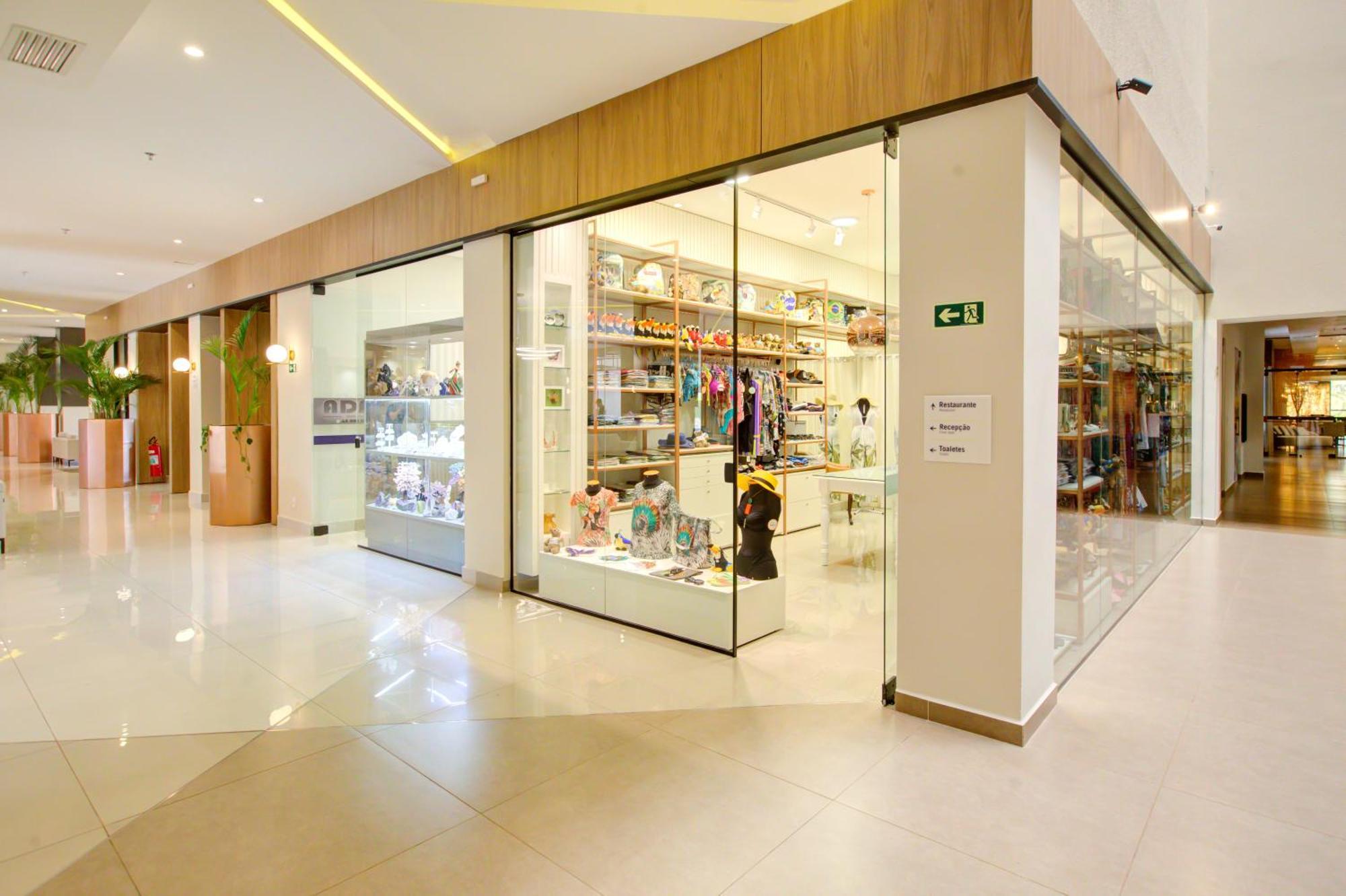 Doubletree By Hilton - Resort - Foz Do Iguacu Exterior photo A shop in the shopping mall